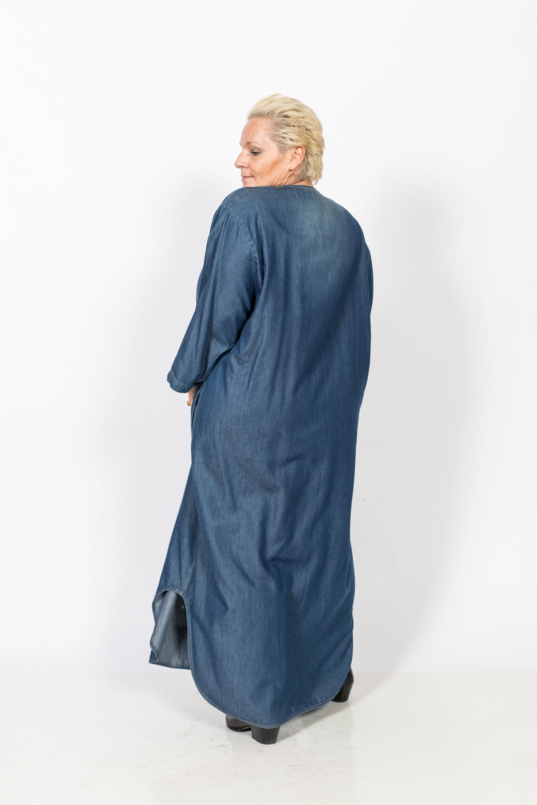 alembika denim dress Maxi button down shirts Louise Kennedy wears Alembika 0/XS (US Child Size:Size 4
